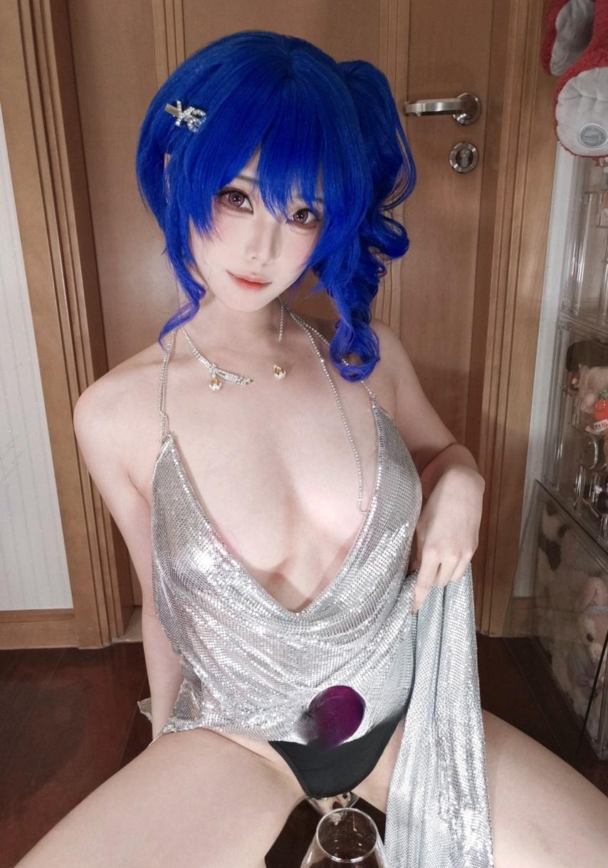 蜜汁猫裘 碧蓝航线 圣路易斯礼服自拍-不看后悔