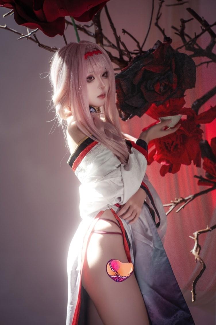 矢量鱼 Nikke胜利女神-暗莲-美女推荐