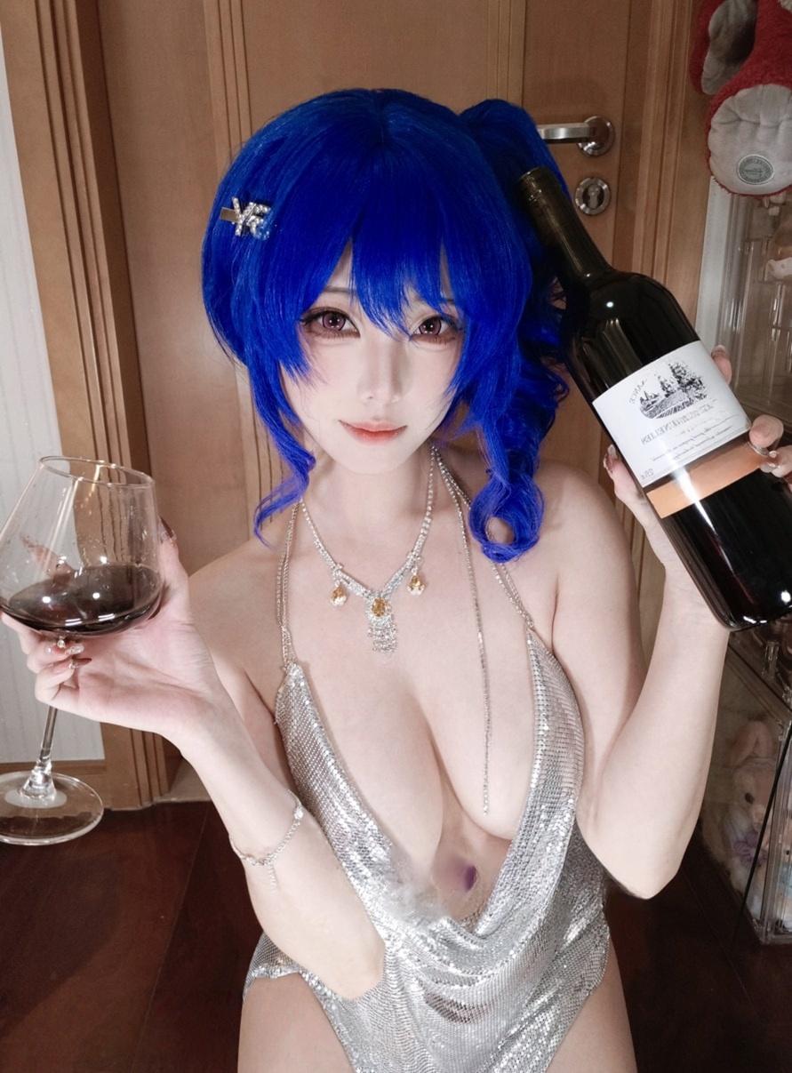 蜜汁猫裘 碧蓝航线 圣路易斯礼服自拍-不看后悔